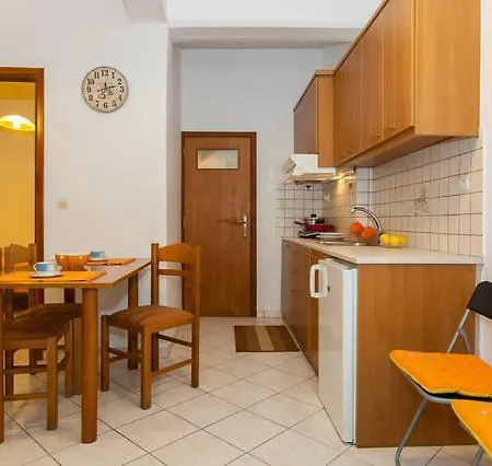 Lilys Apartments *